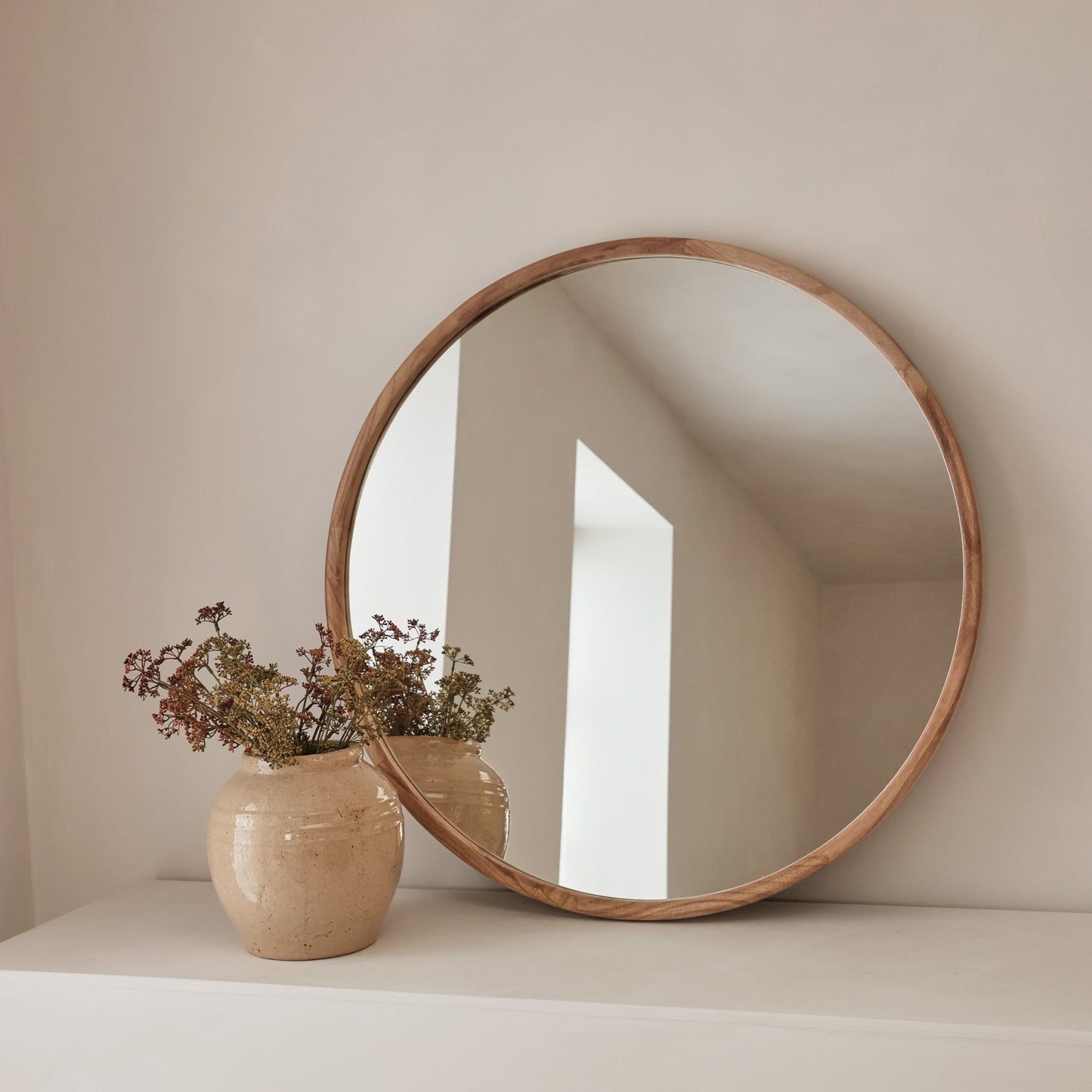 Arden - Grand miroir mural rond en bois clair 90cm x 90cm