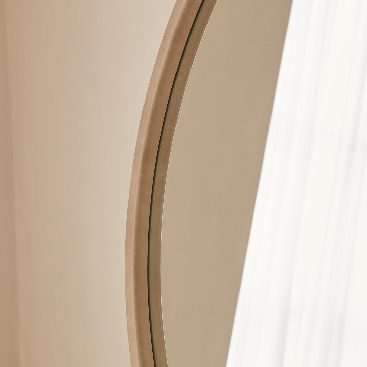 Arden - Grand miroir mural rond en béton et bois 90 cm x 90 cm