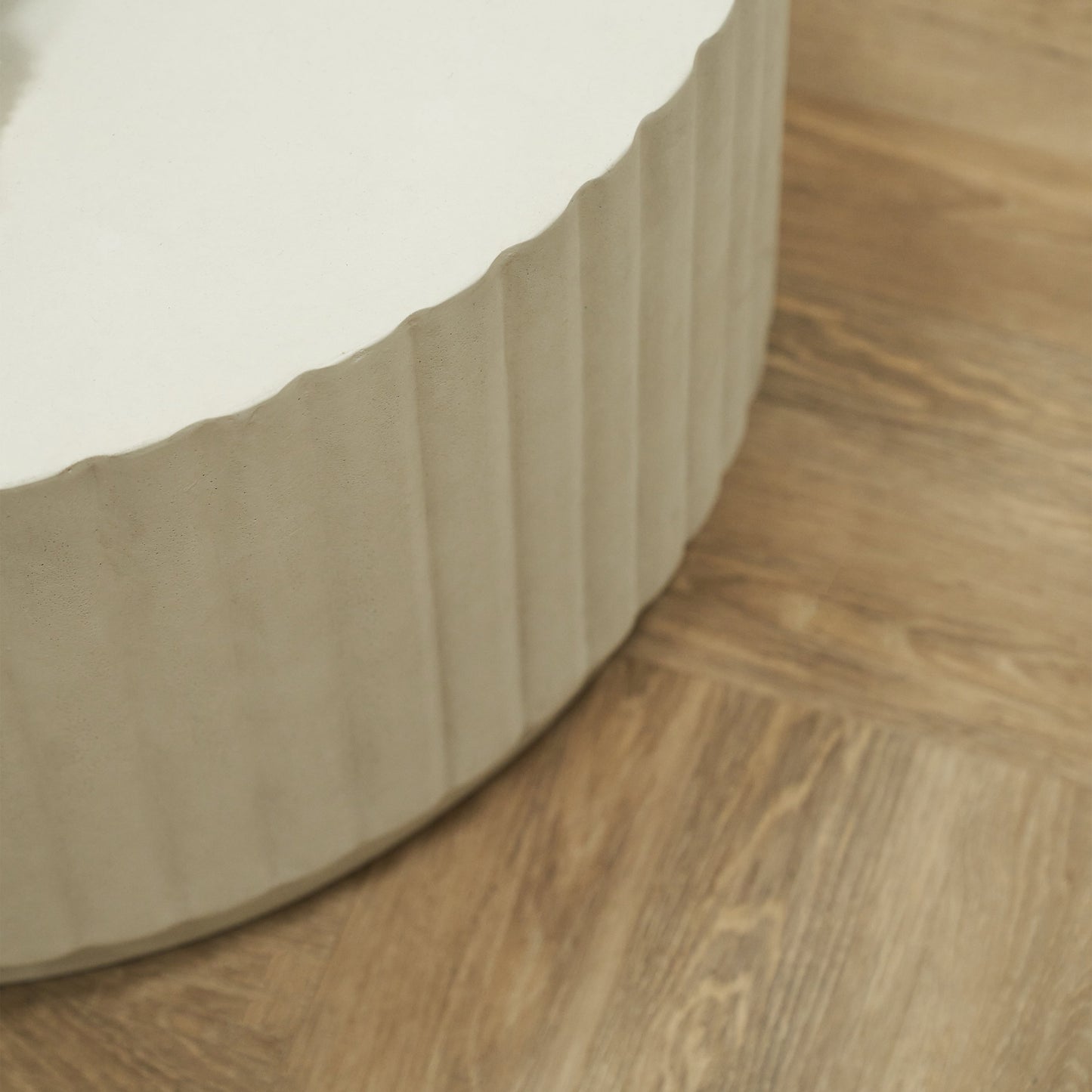 Massimo - Table basse minimaliste en béton cannelé grande