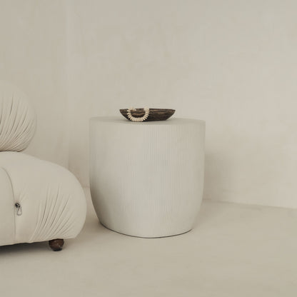 Leonardo - Table d'Appoint Minimaliste en Béton Forme Irrégulière