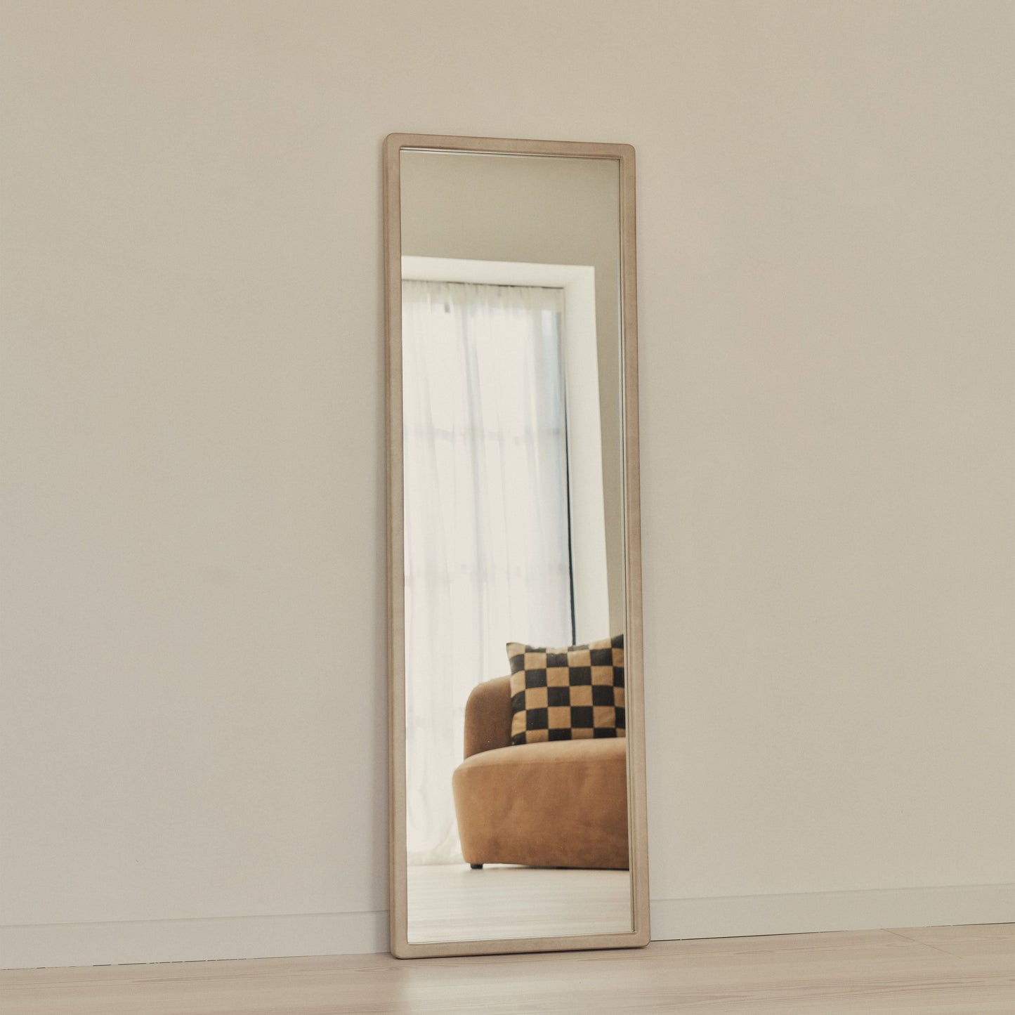 Arden - Miroir en bois pleine longueur béton 140cm x 45cm