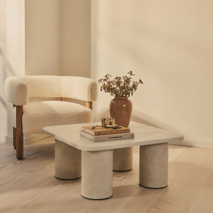 Alina - Grande table basse carrée en bois et béton