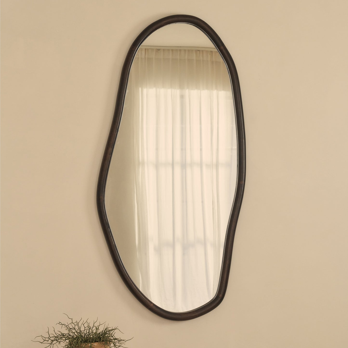 Aaliyah - Miroir mural irrégulier en bois foncé 150cm x 75cm