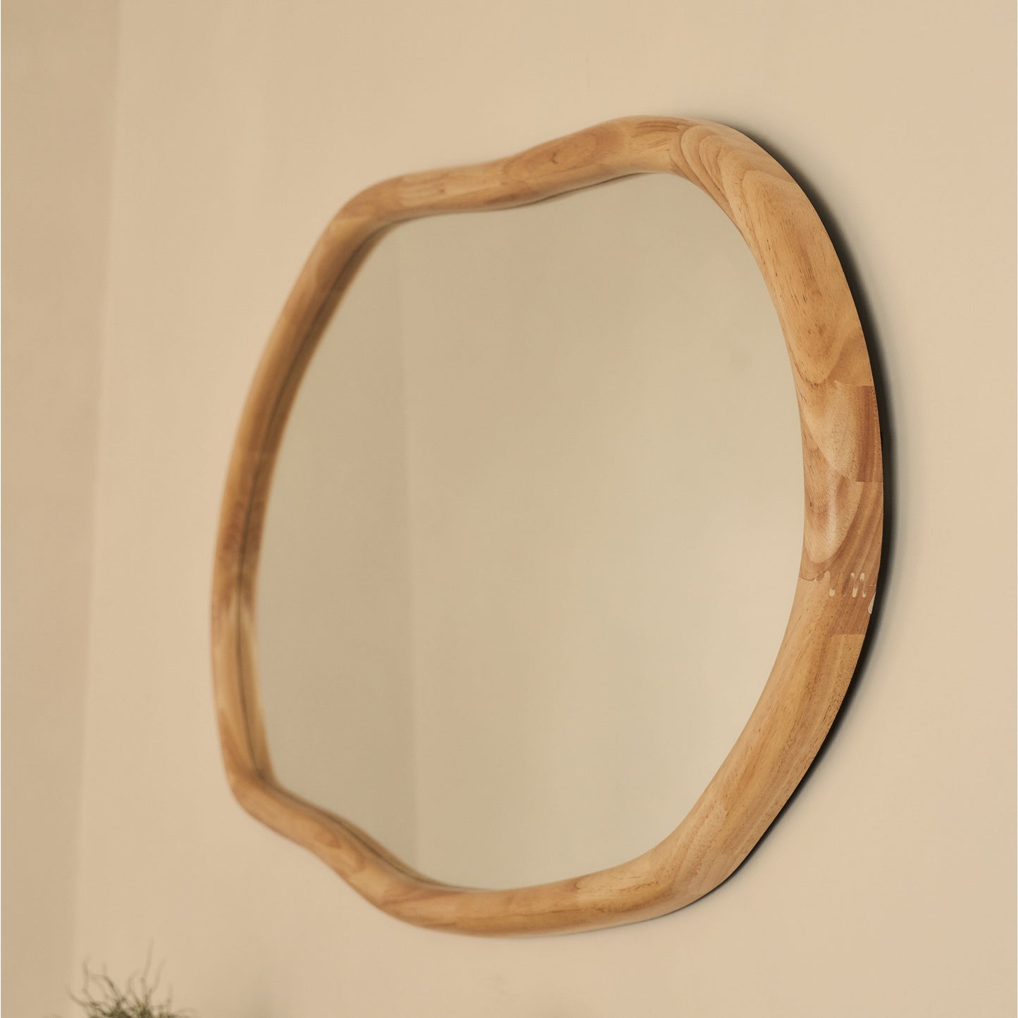 Aaliyah - Miroir mural irrégulier en bois clair 150 cm x 75 cm