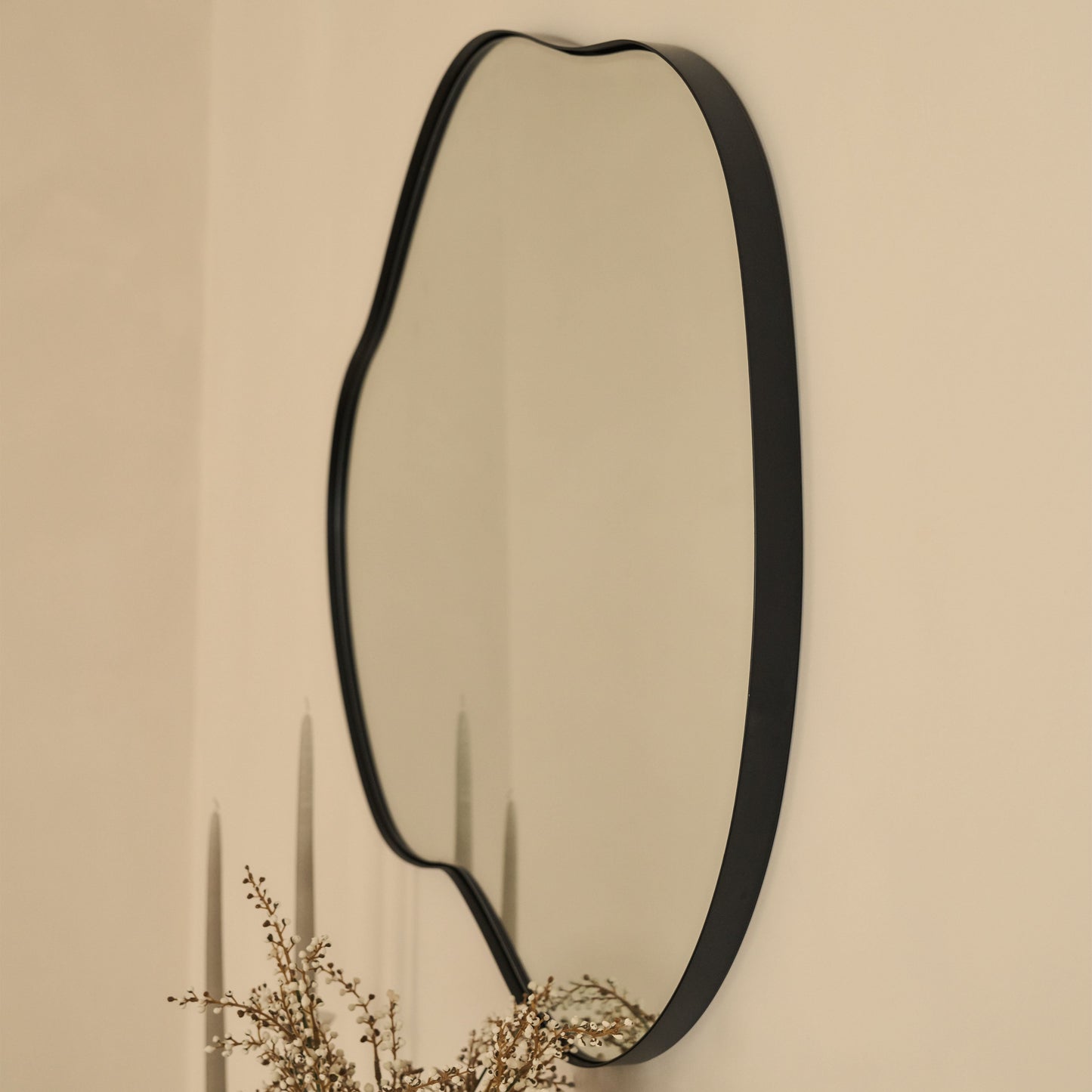 Ava - Miroir Noir en Forme d'Étang Irrégulier 100cm x 70cm