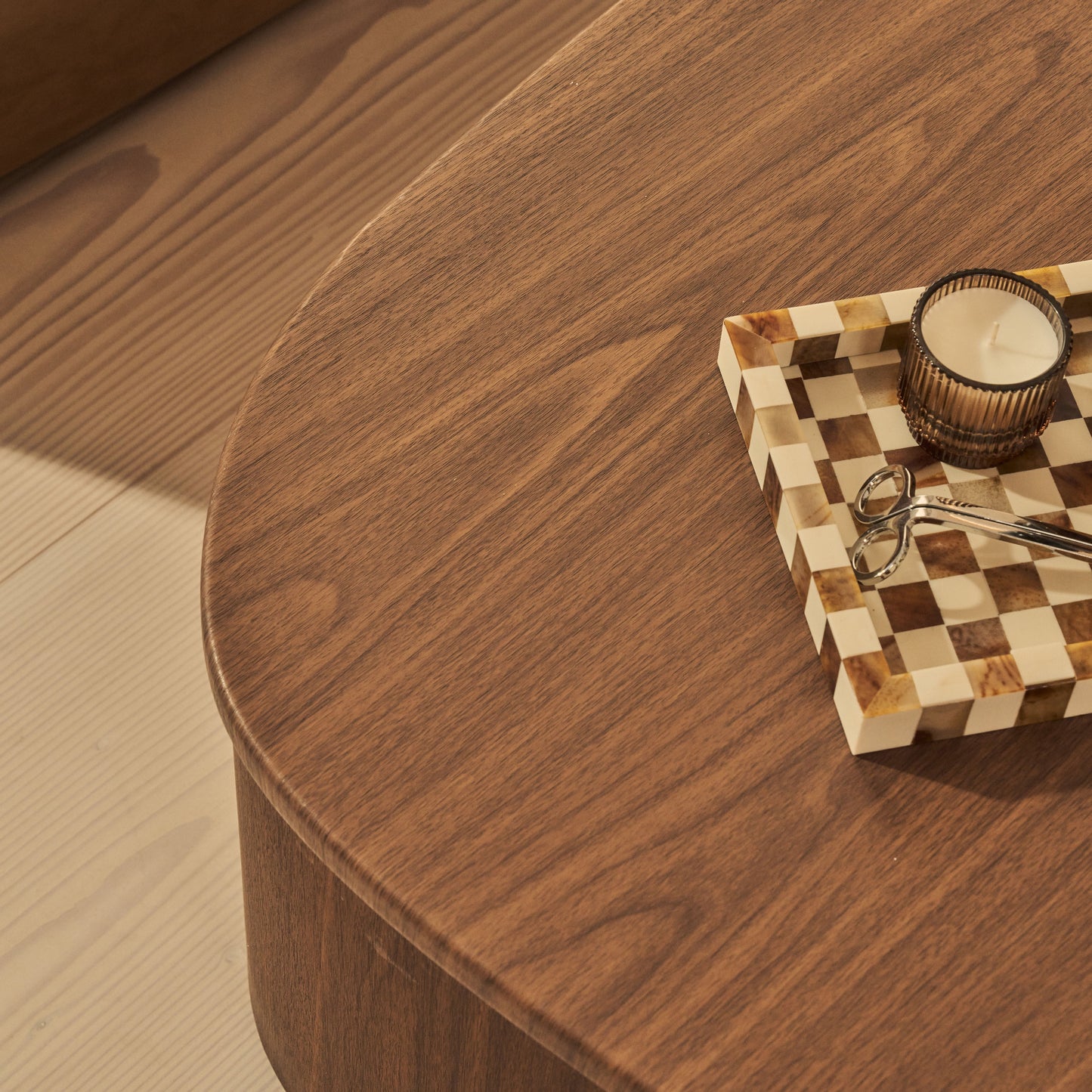 Arlo - Table basse extra large irrégulière en bois foncé