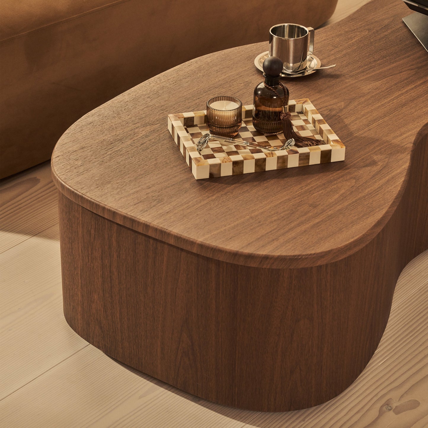 Arlo - Table basse extra large irrégulière en bois foncé