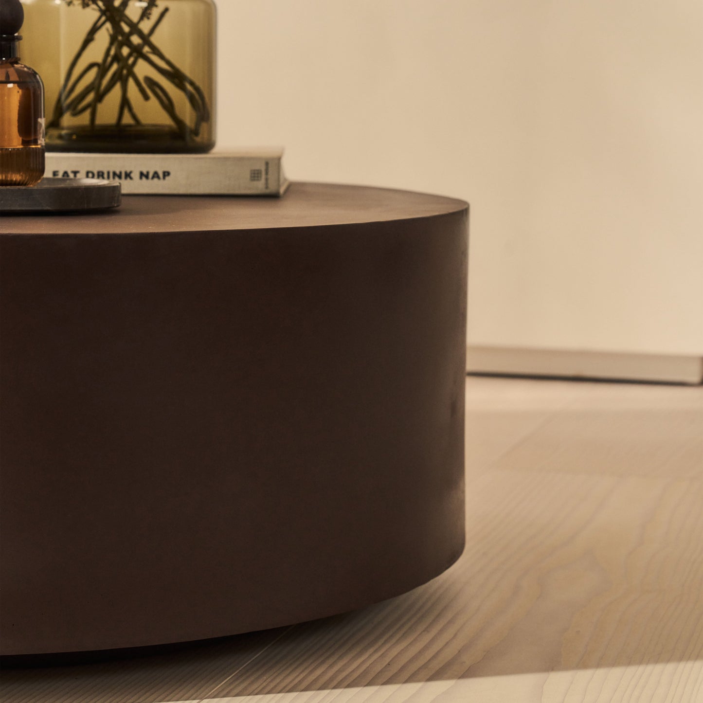 Angelo - Table basse ronde minimaliste chocolat grande