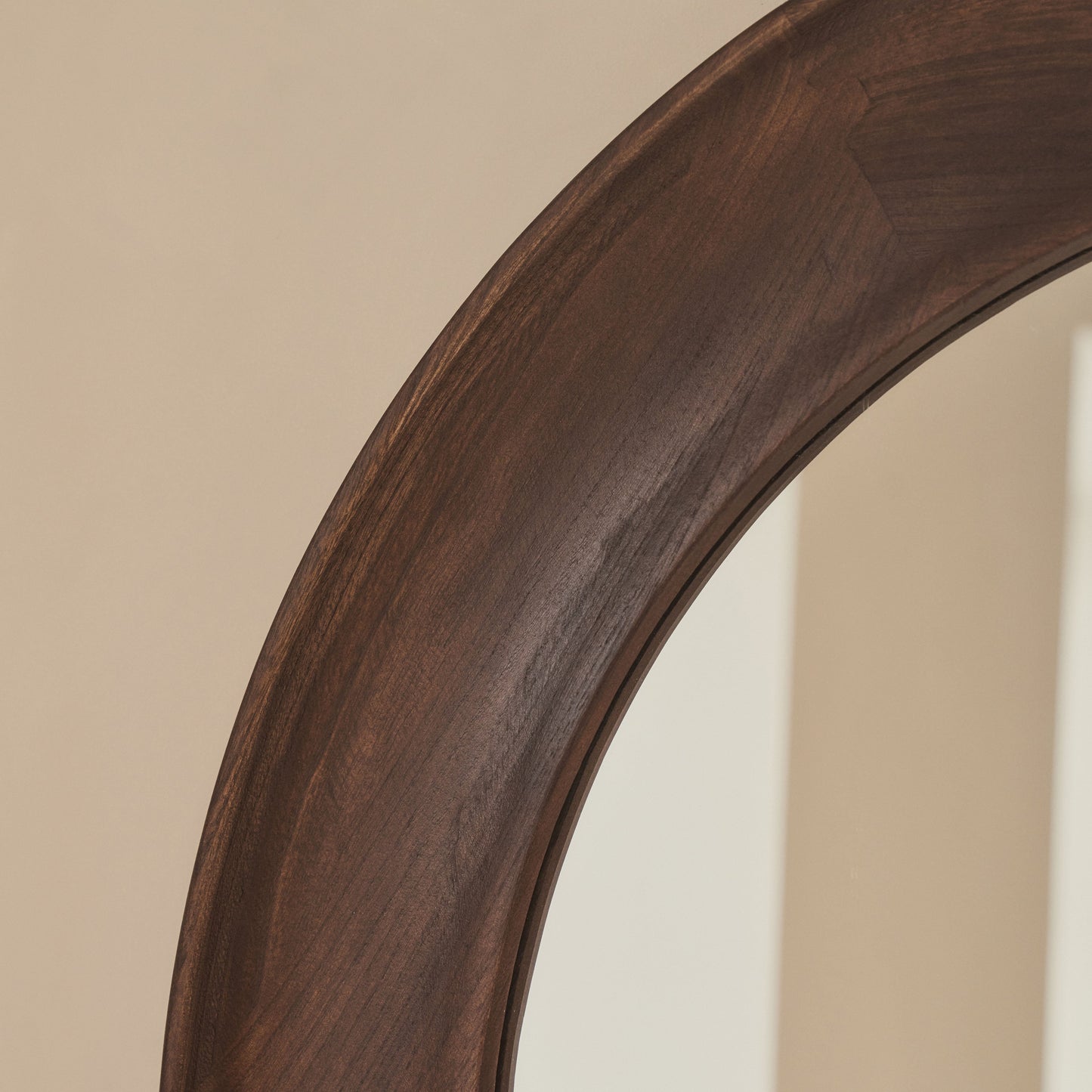 Porta - Grand miroir arqué en bois foncé pleine longueur 180cm x 90cm