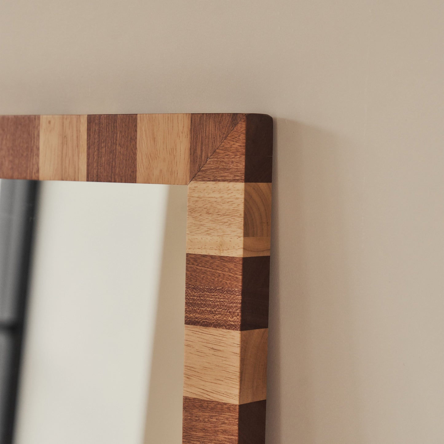 Tessera - Miroir Rectangulaire en Bois à Damier Bois Foncé et Bois Clair 120cm x 80cm