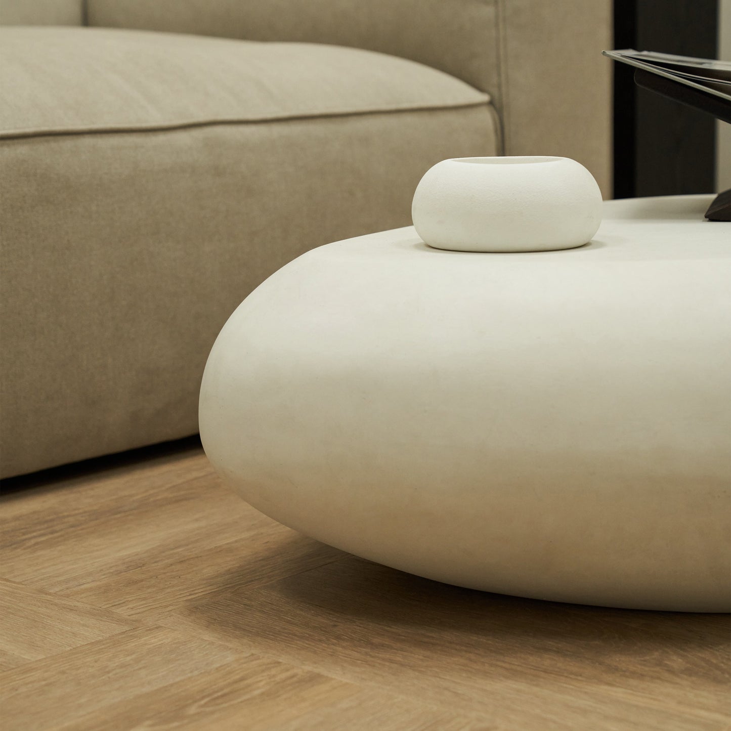 Zola - Table Basse Minimaliste en Béton Galet Extra Large