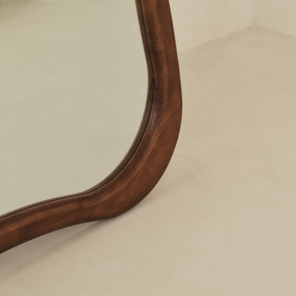 Arcurva - Miroir irrégulier extra grand pleine longueur en bois foncé 190cm x 120cm