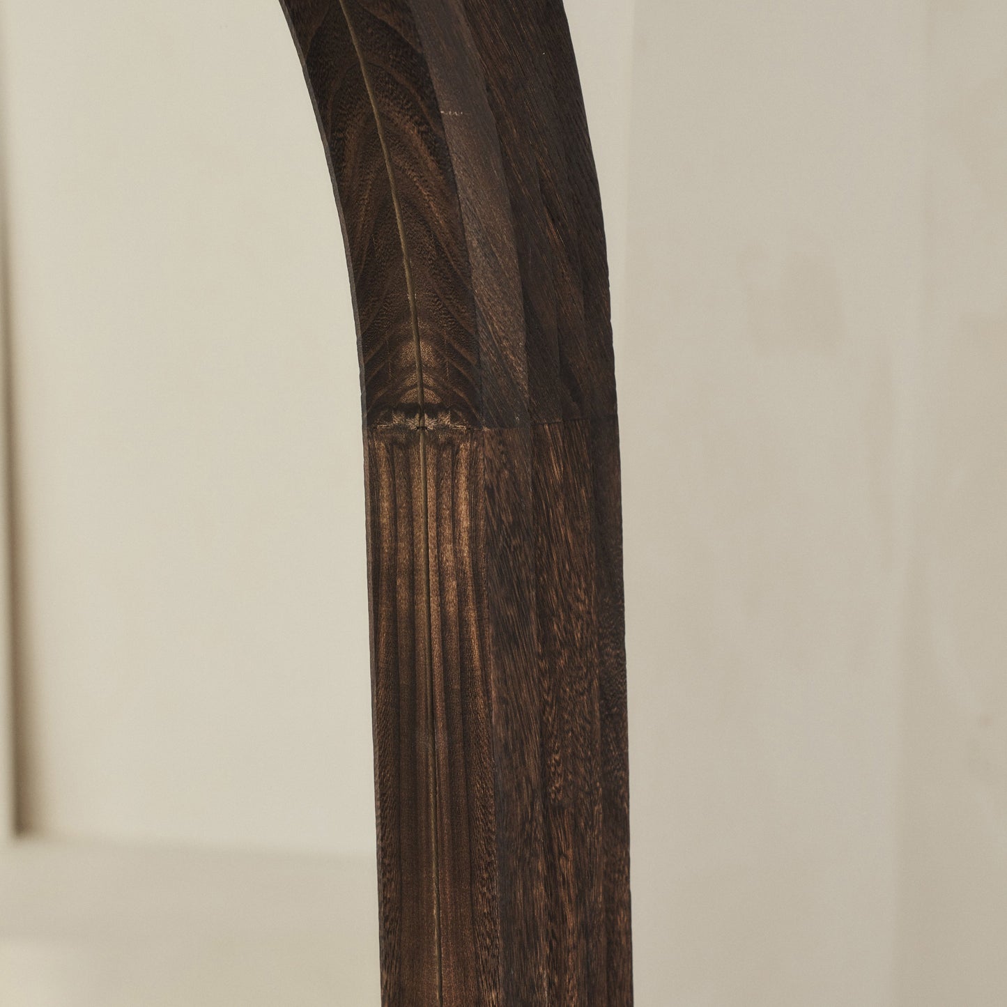 Luciana - Miroir en bois brûlé arqué pleine longueur 180cm x 110cm