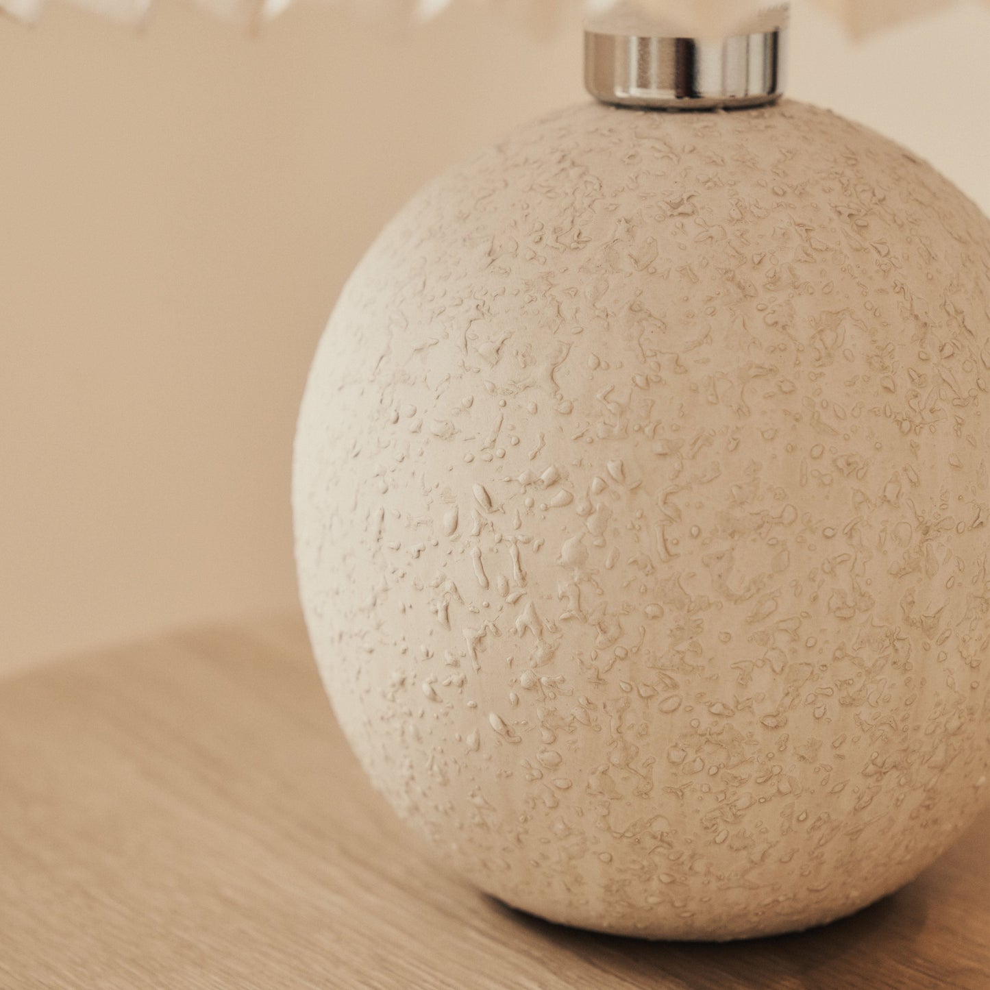 Corsica - Lampe de Table en Céramique Pierre avec Abat-jour Plissé