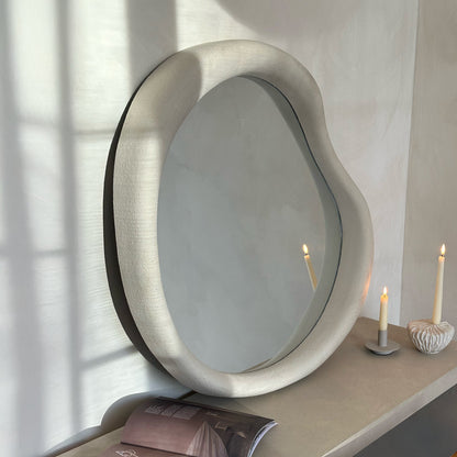 Wabi-Sabi - Miroir mural irrégulier en béton 80cm x 72cm