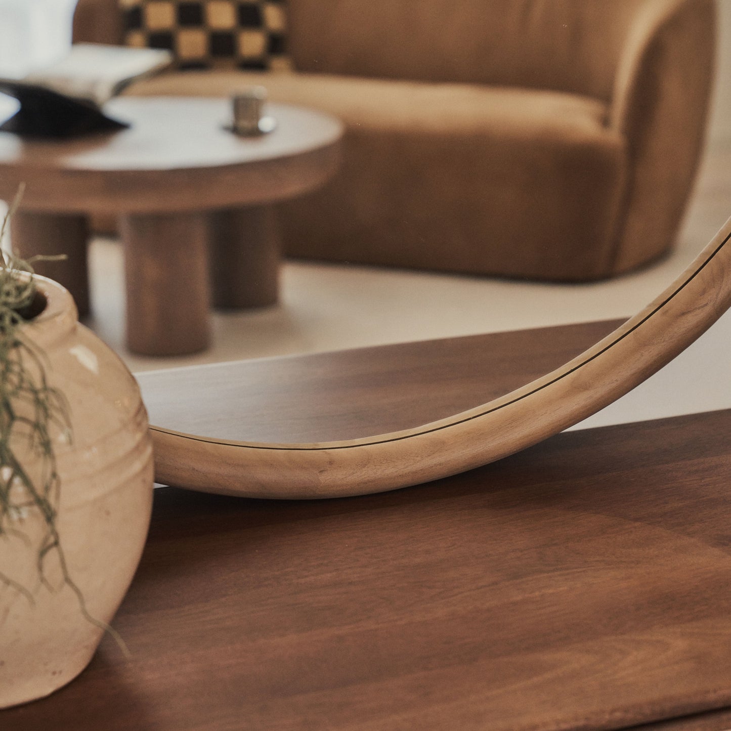 Amora - Grand miroir mural rond en bois chaud 100 cm x 100 cm