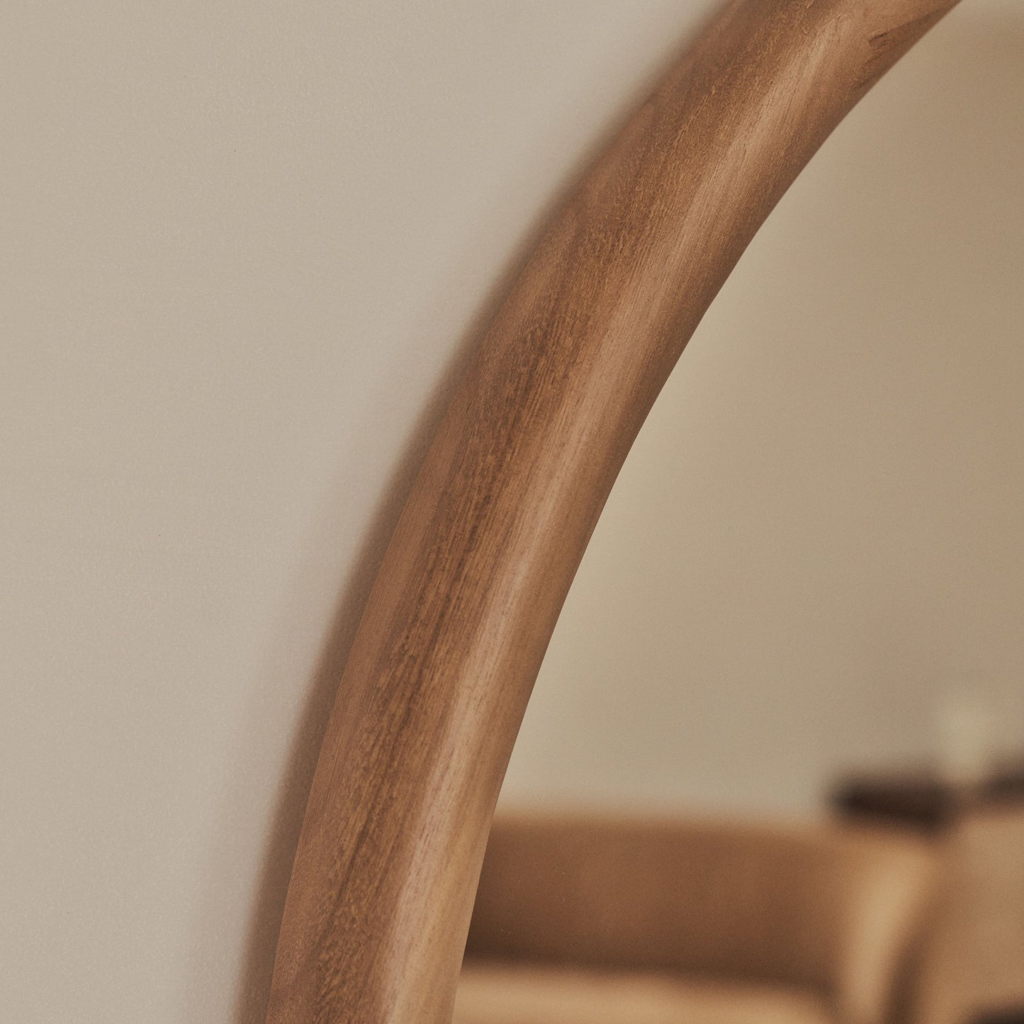 Amora - Grand miroir mural rond en bois chaud 100 cm x 100 cm