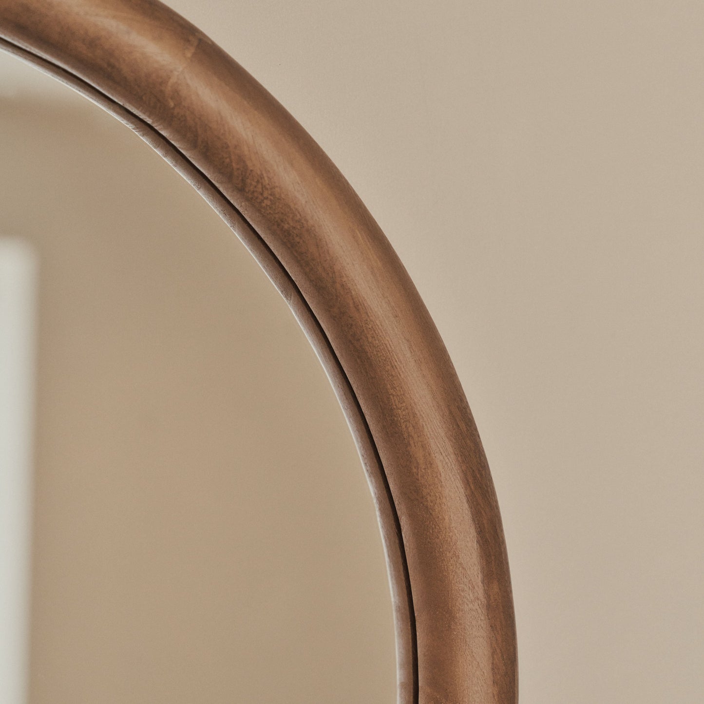 Amora - Miroir en bois chaud grand format plein pied arche 172cm x 60cm